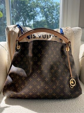 Louis Vuitton Artsy Monogram Tote Pristine✨